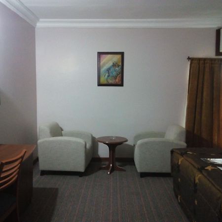 Denis Hotel Abuja Mobushipe Exterior photo