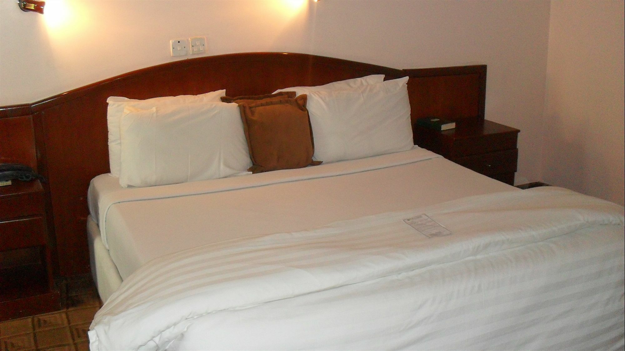 Denis Hotel Abuja Mobushipe Exterior photo